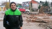 СВЕШТЕНИКУ ИЗГОРЕЛА КУЋА, ИКОНЕ ОСТАЛЕ НЕТАКНУТЕ: “Бог нам је даo снагу да издржимо” (ФОТО) СВЕШТЕНИКУ ИЗГОРЕЛА КУЋА, ИКОНЕ ОСТАЛЕ НЕТАКНУТЕ: “Бог нам је даo снагу да издржимо” (ФОТО)