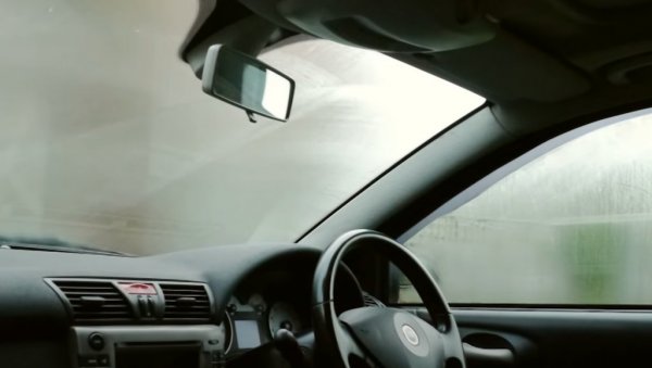 У НЕМАЧКОЈ ЗАБРАЊЕНО ГРЕЈАЊЕ АУТОМОБИЛА: Ево у којим случајевима мора остати искључено У НЕМАЧКОЈ ЗАБРАЊЕНО ГРЕЈАЊЕ АУТОМОБИЛА: Ево у којим случајевима мора остати искључено