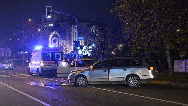 ТЕШКА НЕСРЕЋА НА ЧУКАРИЧКОЈ ПАДИНИ: Мушкарац страдао у судару три аутомобила