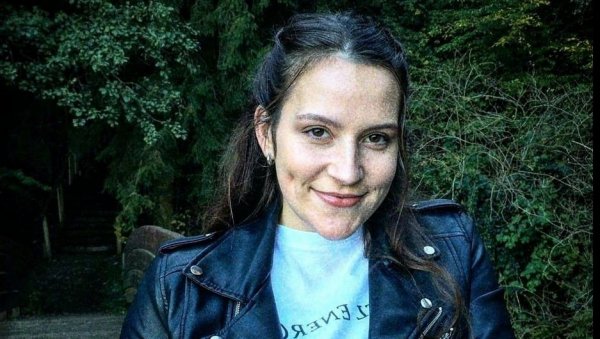 ТАДЕЈА (23) ПРЕМИНУЛА ЗБОГ ГИБАНИЦЕ: Шала се претворила у хорор, три године агоније завршиле се смрћу (ФОТО) ТАДЕЈА (23) ПРЕМИНУЛА ЗБОГ ГИБАНИЦЕ: Шала се претворила у хорор, три године агоније завршиле се смрћу (ФОТО)