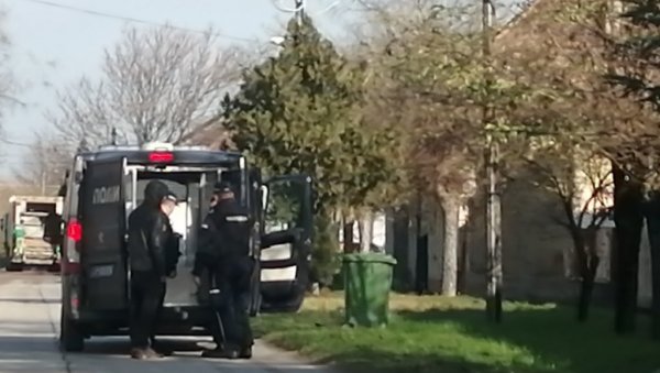 УХАПШЕН ТУРЧИН КОД СУРДУЛИЦЕ: Превозио десет миграната из Авганистана УХАПШЕН ТУРЧИН КОД СУРДУЛИЦЕ: Превозио десет миграната из Авганистана
