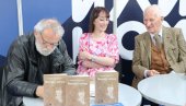 СТИХОВИ НИЧИЈЕ ШЋЕРИ: За књигу комплименти од академика Бећковића и песника Мићовића СТИХОВИ НИЧИЈЕ ШЋЕРИ: За књигу комплименти од академика Бећковића и песника Мићовића