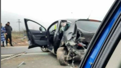 JEDNA OSOBA PRENETA U URGENTNI CENTAR: Saobraćajna nesreća na izlazu iz Zrenjanina, lančani sudar tri vozila JEDNA OSOBA PRENETA U URGENTNI CENTAR: Saobraćajna nesreća na izlazu iz Zrenjanina, lančani sudar tri vozila