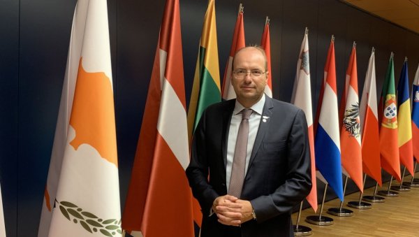 КИПАР НЕ МЕЊА СТАВ О КОСОВУ: Хараламбос Петридис, кипарски министар одбране за „Новости“ КИПАР НЕ МЕЊА СТАВ О КОСОВУ: Хараламбос Петридис, кипарски министар одбране за „Новости“