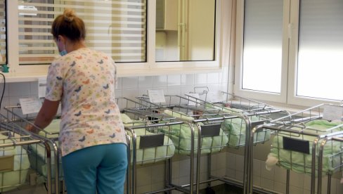 NAJMLAĐA MAMA IMALA 13 GODINA: Prošle godine u prestonici bio 761 porođaj više nego u 2021. godini NAJMLAĐA MAMA IMALA 13 GODINA: Prošle godine u prestonici bio 761 porođaj više nego u 2021. godini