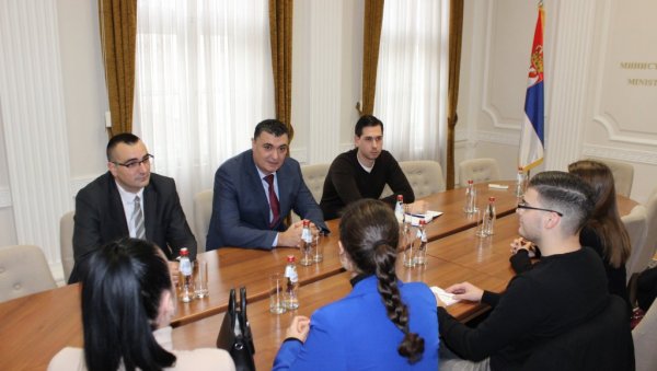 БАСТА: Није срамота радити и зарадити у периоду студирања БАСТА: Није срамота радити и зарадити у периоду студирања