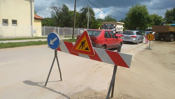 РАДОВИ У ПОЖАРЕВЦУ: Затварање улица у Царевцу од 29. новембра до 2. децембра РАДОВИ У ПОЖАРЕВЦУ: Затварање улица у Царевцу од 29. новембра до 2. децембра