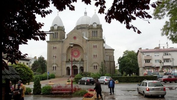 ПОМОЋ ЛОКАЛНЕ САМОУПРАВЕ БИЛА НЕОПХОДА: У Суботици настављају са унапређењем водоводне мреже ПОМОЋ ЛОКАЛНЕ САМОУПРАВЕ БИЛА НЕОПХОДА: У Суботици настављају са унапређењем водоводне мреже
