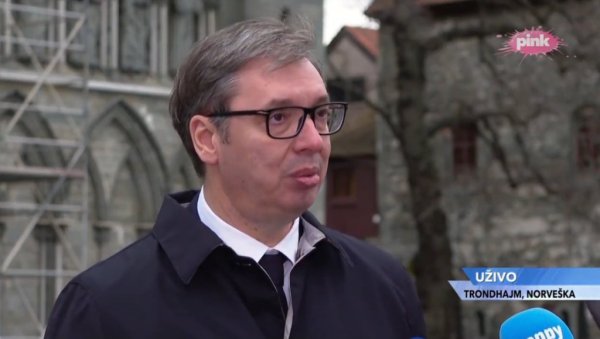 ВУЧИЋ ПОРУЧИО ИЗ НОРВЕШКЕ: Овде праве литијумске батерије, а ми смо забили главу као ној у песак ВУЧИЋ ПОРУЧИО ИЗ НОРВЕШКЕ: Овде праве литијумске батерије, а ми смо забили главу као ној у песак