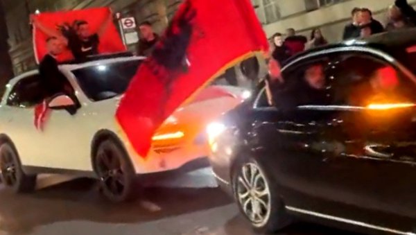 АЛБАНЦИ НАПРАВИЛИ ХАОС У ЛОНДОНУ: Огласио се чувени британски политичар - Нека нам Бог помогне (ВИДЕО) АЛБАНЦИ НАПРАВИЛИ ХАОС У ЛОНДОНУ: Огласио се чувени британски политичар - Нека нам Бог помогне (ВИДЕО)