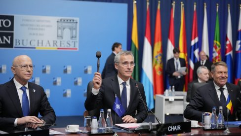 БРИТАНСКИ МЕДИЈИ: Берлин, за разлику од Варшаве, не жели распад Русије БРИТАНСКИ МЕДИЈИ: Берлин, за разлику од Варшаве, не жели распад Русије