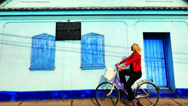 РЕД ФУДБАЛА, ДОБРОГ СИРА, ЧАШЕ ВИНА И СЛАТКИША: Општина Стара Пазова нова туристичка хит дестинација надомак Београда РЕД ФУДБАЛА, ДОБРОГ СИРА, ЧАШЕ ВИНА И СЛАТКИША: Општина Стара Пазова нова туристичка хит дестинација надомак Београда