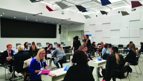EU ZA PREDUZETNIKE: Privreda Srbije u programu jedinstvenog tržišta Evrope EU ZA PREDUZETNIKE: Privreda Srbije u programu jedinstvenog tržišta Evrope