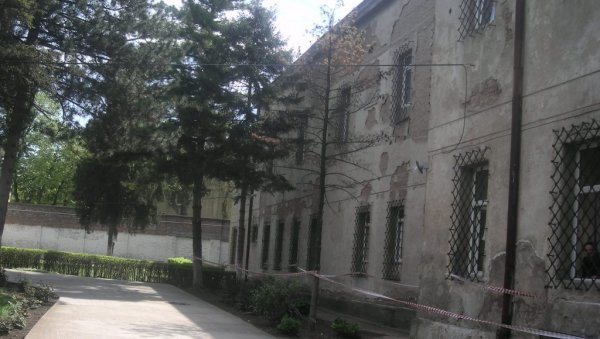 УМЕСТО СТАРОГ - НОВИ ЗАТВОР: У Пожарецу почело рушење дотрајале зграде робијашнице саграђене 1874. УМЕСТО СТАРОГ - НОВИ ЗАТВОР: У Пожарецу почело рушење дотрајале зграде робијашнице саграђене 1874.