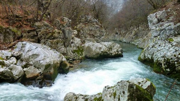 СКУПЉА ВОДА СА РЗАВА: Виши рачуни за грађане Ариља, Лучана, Пожеге, Чачка и Горњег Милановца СКУПЉА ВОДА СА РЗАВА: Виши рачуни за грађане Ариља, Лучана, Пожеге, Чачка и Горњег Милановца