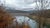 ЧАМЦИ ЗАВРШИЛИ ПО ВОДОМ: После обилних киша повећан водостај на Завојском језеру ЧАМЦИ ЗАВРШИЛИ ПО ВОДОМ: После обилних киша повећан водостај на Завојском језеру