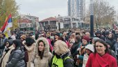 PROSVETARI IZ TEHNIČKE ŠKOLE U TRSTENIKU NA PROTESTU: Situacija je i dalje napeta,ovde smo da podržimo koleginicu (FOTO)