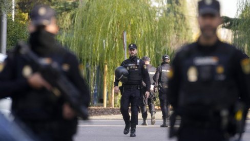 VELIKA AKCIJA ŠPANSKE POLICIJE: Uhapšena 31 osoba u velikoj operaciji protiv trgovine drogom i oružjem VELIKA AKCIJA ŠPANSKE POLICIJE: Uhapšena 31 osoba u velikoj operaciji protiv trgovine drogom i oružjem