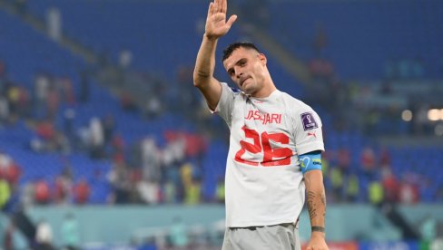 NIJE VIŠE ALBANSKI PROVOKATOR, SADA JE ŠIPTARSKA KUKAVICA! Granit DŽaka se uplašio dolaska u Srbiju, pa namerno divljao po terenu (VIDEO) NIJE VIŠE ALBANSKI PROVOKATOR, SADA JE ŠIPTARSKA KUKAVICA! Granit DŽaka se uplašio dolaska u Srbiju, pa namerno divljao po terenu (VIDEO)