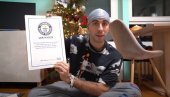 ДВОЈИЦА КИКИНЂАНА У ГИНИСОВОЈ КЊИЗИ: Рекорди са кошаркашком лоптом и бундевом ДВОЈИЦА КИКИНЂАНА У ГИНИСОВОЈ КЊИЗИ: Рекорди са кошаркашком лоптом и бундевом