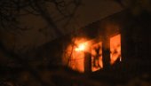 LOKALIZOVAN POŽAR U RAKOVICI: Izgorele sobe bivšeg hotela na petom spratu LOKALIZOVAN POŽAR U RAKOVICI: Izgorele sobe bivšeg hotela na petom spratu
