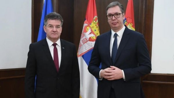 ВУЧИЋ СЕ САСТАО СА ЛАЈЧАКОМ: Србија опредељена за наставак конструктивног дијалога - неопходно је применити договорено (ФОТО) ВУЧИЋ СЕ САСТАО СА ЛАЈЧАКОМ: Србија опредељена за наставак конструктивног дијалога - неопходно је применити договорено (ФОТО)