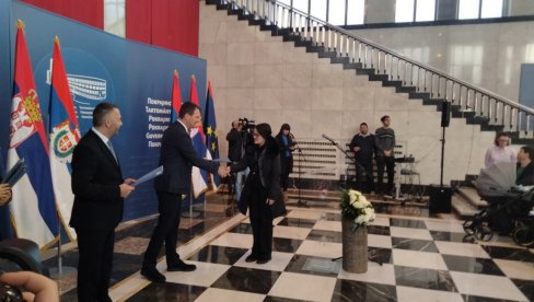 PODRŠKA POKRAJINSKE VLADE SLABIJEM POLU: I ženama subvencije za kupovinu nekretnine PODRŠKA POKRAJINSKE VLADE SLABIJEM POLU: I ženama subvencije za kupovinu nekretnine