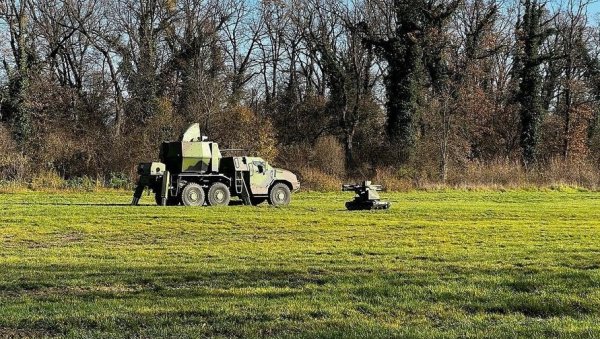 МИНИСТАР ОДБРАНЕ СА ПРЕДСЕДНИКОМ У НИКИНЦИМА Вучевић: Одушевиле су нас наше “птице”- дронови који су испуниле све задатке