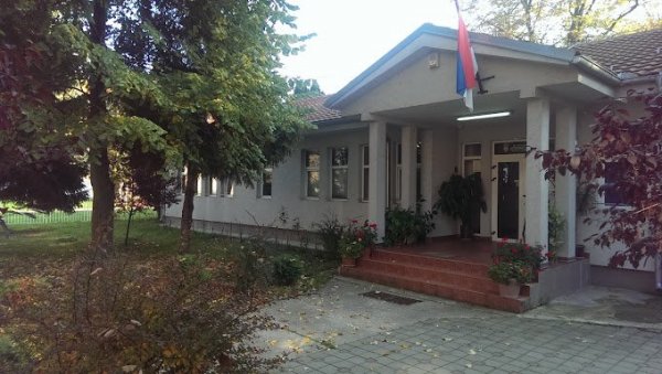 СА НАСТАВЕ У ГУЧИ ТРЧИ НА ЧАСОВЕ НА КОСОВО: Професорка историје на мукама због нове одлуке радне групе школске управе у Чачку СА НАСТАВЕ У ГУЧИ ТРЧИ НА ЧАСОВЕ НА КОСОВО: Професорка историје на мукама због нове одлуке радне групе школске управе у Чачку
