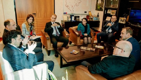НА ВИДИКУ КРАТКОРОЧНО РЕШЕЊЕ ЗА БОЛНИЦУ МЕЉИНЕ: Премијер Абазовић најавио разговор на седници Владе НА ВИДИКУ КРАТКОРОЧНО РЕШЕЊЕ ЗА БОЛНИЦУ МЕЉИНЕ: Премијер Абазовић најавио разговор на седници Владе