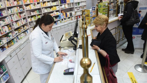 САМО ТАБЛЕТЕ КОЈЕ ИМАЈУ ЦРТУ МОГУ ДА СЕ ДЕЛЕ: Уносите ли праву дозу лека ако ломите пилуле? САМО ТАБЛЕТЕ КОЈЕ ИМАЈУ ЦРТУ МОГУ ДА СЕ ДЕЛЕ: Уносите ли праву дозу лека ако ломите пилуле?