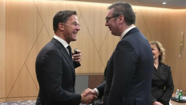 ПРЕДСЕДНИК ЗАДОВОЉАН ВАЖНИМ САСТАНКОМ У ТИРАНИ: Одличан и срдачан састанак с премијером Холандије (ФОТО) ПРЕДСЕДНИК ЗАДОВОЉАН ВАЖНИМ САСТАНКОМ У ТИРАНИ: Одличан и срдачан састанак с премијером Холандије (ФОТО)