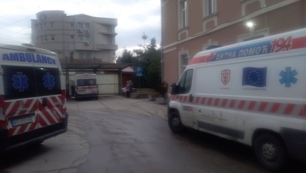 НЕ ДОЗВОЉАВА ДА ГА ЛЕЧЕ У НИШУ: Средњошколца из Трстеника, који је наводно покушао да се убије, отац одводи са Клинике за ментално здравље НЕ ДОЗВОЉАВА ДА ГА ЛЕЧЕ У НИШУ: Средњошколца из Трстеника, који је наводно покушао да се убије, отац одводи са Клинике за ментално здравље