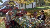 UPOZNAJTE DŽOAN - MAJSTORICU ZA AJVAR: Amerikanka pre 54 godine postala srpska snajka (FOTO)