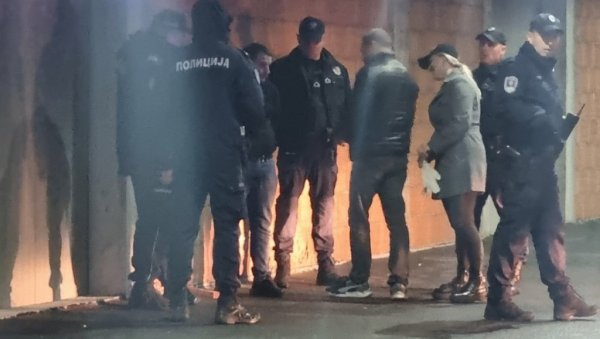 ОВО ЈЕ ОСУМЊИЧЕНИ ЗА УБИСТВО ЦРНОГОРЦА У УГРИНОВЦИМА: Бојан опкољен полицијом (ФОТО) ОВО ЈЕ ОСУМЊИЧЕНИ ЗА УБИСТВО ЦРНОГОРЦА У УГРИНОВЦИМА: Бојан опкољен полицијом (ФОТО)