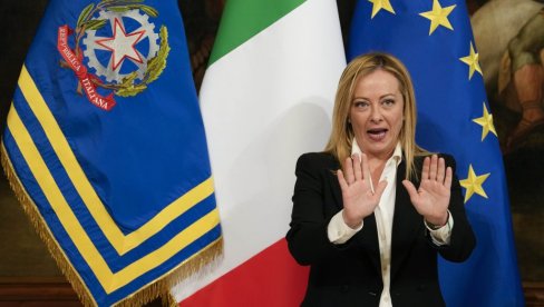 TELEFONSKA ŠALA SA ITALIJANSKOM PREMIJERKOM DVOJICE RUSKIH KOMIČARA: Posle brojnih svetskih lidera i ona došla na red TELEFONSKA ŠALA SA ITALIJANSKOM PREMIJERKOM DVOJICE RUSKIH KOMIČARA: Posle brojnih svetskih lidera i ona došla na red