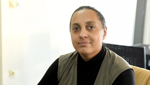 САМО ЖЕЛИМ ДА МИ ВРАТЕ ДЕЦУ: Данијела Триполт (41) у Аустрији се годинама бори за старатељство САМО ЖЕЛИМ ДА МИ ВРАТЕ ДЕЦУ: Данијела Триполт (41) у Аустрији се годинама бори за старатељство