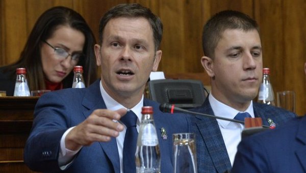 ДРЖАВА УЛАЖЕ У МЛАДЕ: Министар Мали у Скупштини о програму Моја прва плата ДРЖАВА УЛАЖЕ У МЛАДЕ: Министар Мали у Скупштини о програму Моја прва плата