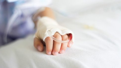 TROJE MALIŠANA SE BORI ZA SVAKI DAH: Neophodni su im aparati za iskašljavanje TROJE MALIŠANA SE BORI ZA SVAKI DAH: Neophodni su im aparati za iskašljavanje