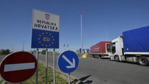 HRVATSKA POLICIJA MALTRETIRA SRBE NA GRANICI: Provociranja, detaljna pregledanja automobila proteranih ljudi