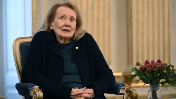 ВИШЕ ИСТИНЕ НЕГО У УЏБЕНИЦИМА ИСТОРИЈЕ: Књига Ани Ерно Године даје нам одговор на питање како смо стигли овде где смо ВИШЕ ИСТИНЕ НЕГО У УЏБЕНИЦИМА ИСТОРИЈЕ: Књига Ани Ерно Године даје нам одговор на питање како смо стигли овде где смо