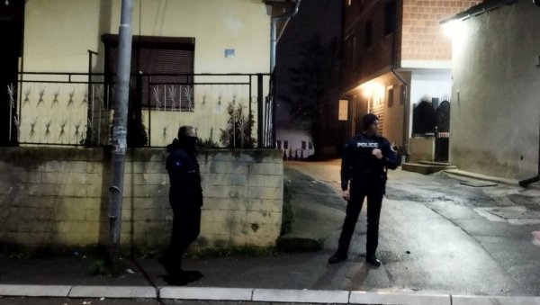 НЕПРОСПАВАНА НОЋ ЗБОГ УПАДА КУРТИЈЕВИХ СПЕЦИЈАЛАЦА: Каква је тренутна ситуација у Косовској Митровици НЕПРОСПАВАНА НОЋ ЗБОГ УПАДА КУРТИЈЕВИХ СПЕЦИЈАЛАЦА: Каква је тренутна ситуација у Косовској Митровици