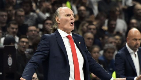 DUŠKO IVANOVIĆ ZABRINUO NAVIJAČE: Trener Zvezde otkrio da se jedan od najboljih igrača požalio na povredu DUŠKO IVANOVIĆ ZABRINUO NAVIJAČE: Trener Zvezde otkrio da se jedan od najboljih igrača požalio na povredu