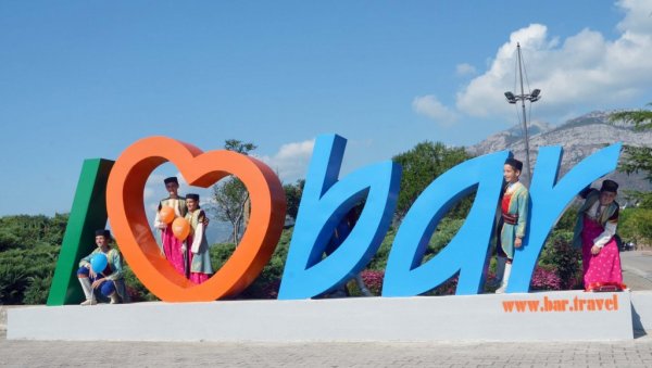 ВЛАДА ЦРНЕ ГОРЕ (НИ)ЈЕ У ПРАВУ? Из Бара реагују на одлуку да се седница СО закаже за 16. децембар ВЛАДА ЦРНЕ ГОРЕ (НИ)ЈЕ У ПРАВУ? Из Бара реагују на одлуку да се седница СО закаже за 16. децембар