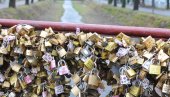 UMRLA ZBOG NESREĆNE LJUBAVI: Običaj mladih da na mostu u Vrnjačkoj Banji stave katanac zasniva se na – tužnoj istinitoj priči (FOTO)