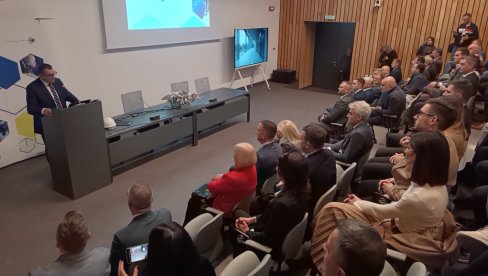 OSTVARIO MISIJU U POVEZIVANJU NAUKE I PRIVREDE: Godina rada Naučno-tehnološkog parka Novi Sad, počele pripreme za izgradnju nove zgrade OSTVARIO MISIJU U POVEZIVANJU NAUKE I PRIVREDE: Godina rada Naučno-tehnološkog parka Novi Sad, počele pripreme za izgradnju nove zgrade