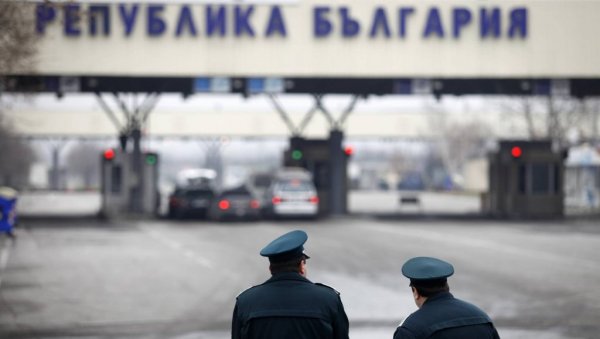 БУКУРЕШТ И СОФИЈА ЉУТИ ЗБОГ ШЕНГЕНА: Румуни позвали свог амбасадора у Бечу на консултације, протест Бугара БУКУРЕШТ И СОФИЈА ЉУТИ ЗБОГ ШЕНГЕНА: Румуни позвали свог амбасадора у Бечу на консултације, протест Бугара