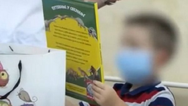 РОДИТЕЉИ СТРАДАЛИ У БУНАРУ, ДЕЧАК (4) ПРЕЖИВЕО ЧЕТИРИ ДАНА САМ У КУЋИ: Судбина малог Срећка из Трстеника потресла је целу Србију (ФОТО) РОДИТЕЉИ СТРАДАЛИ У БУНАРУ, ДЕЧАК (4) ПРЕЖИВЕО ЧЕТИРИ ДАНА САМ У КУЋИ: Судбина малог Срећка из Трстеника потресла је целу Србију (ФОТО)