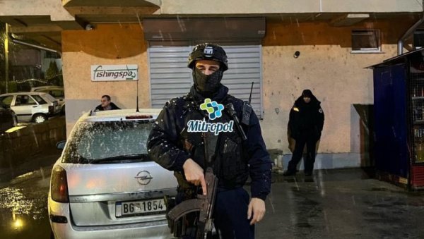 СИТУАЦИЈА ДОВЕДЕНА ДО УСИЈАЊА Петковић: Срби на барикадама шаљу вапај међународној заједници СИТУАЦИЈА ДОВЕДЕНА ДО УСИЈАЊА Петковић: Срби на барикадама шаљу вапај међународној заједници