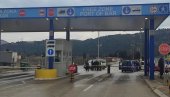 POKIDANI KABLOVI ZBOG NEVREMENA: Zona luke Bar bila bez struje skoro 24 časa POKIDANI KABLOVI ZBOG NEVREMENA: Zona luke Bar bila bez struje skoro 24 časa